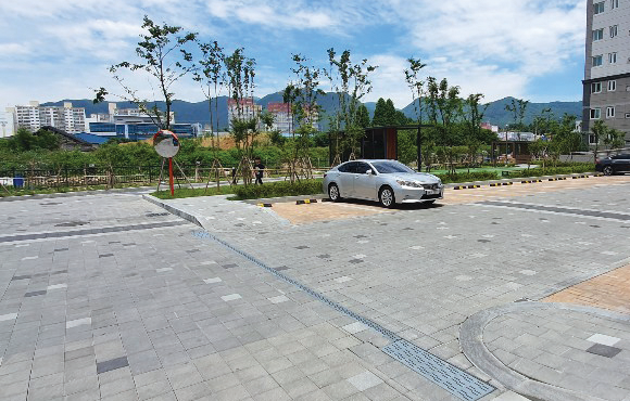 아파트 단지 보행로